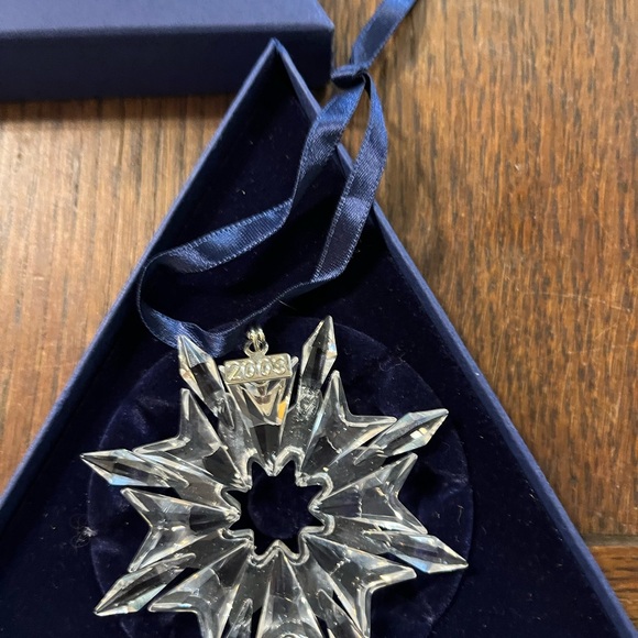 2003 Swarovski annual snowflake ornament